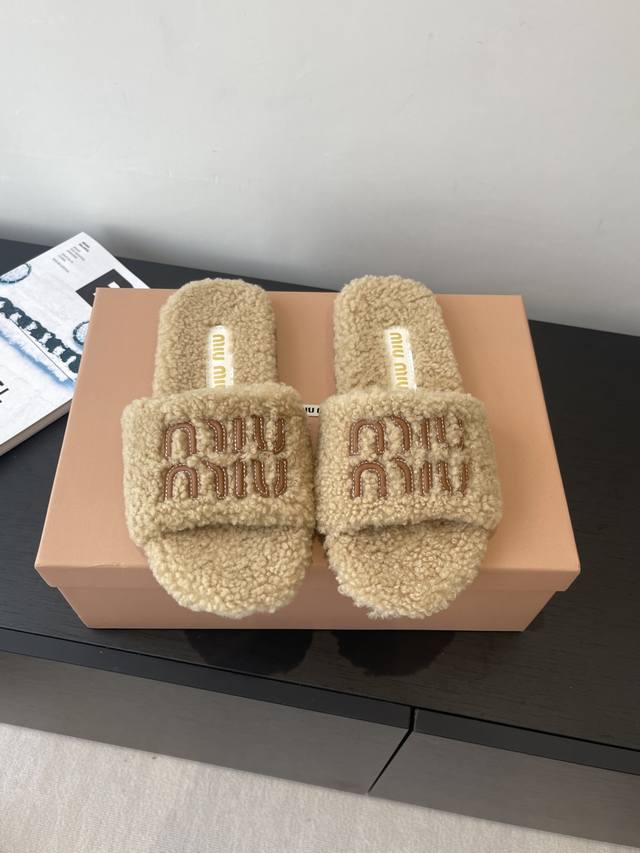 Top quality Miu Miu 25Ss new fall/winter wool slippers, a new favorite for fall/