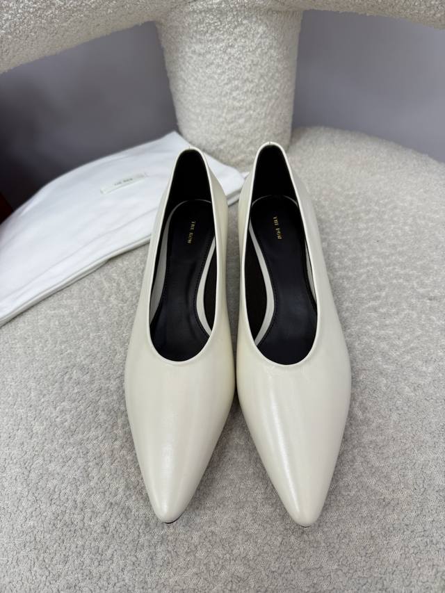Top quality The Row Ss25 New Arrival~ * 2025 early fall new kitten heel flats DD