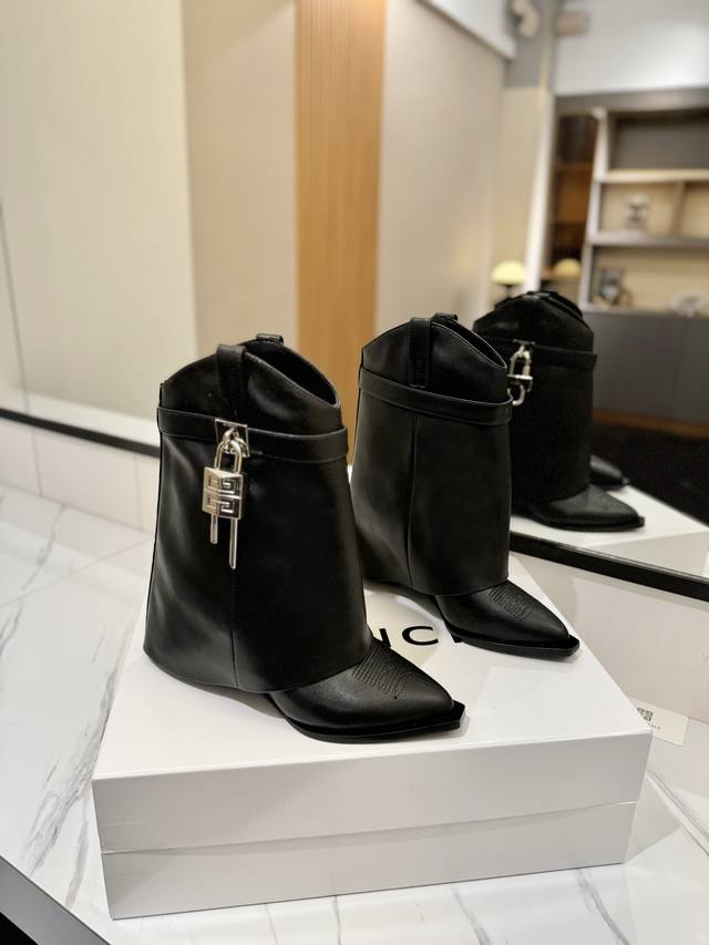 Counter genuine custom version Givenchy0 new high-heeled embroidered boots, the