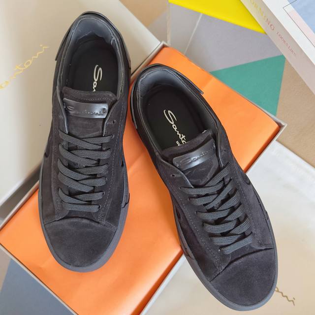 Top version: Men's Santoni's latest black and white casual sneakers, skate shoes
