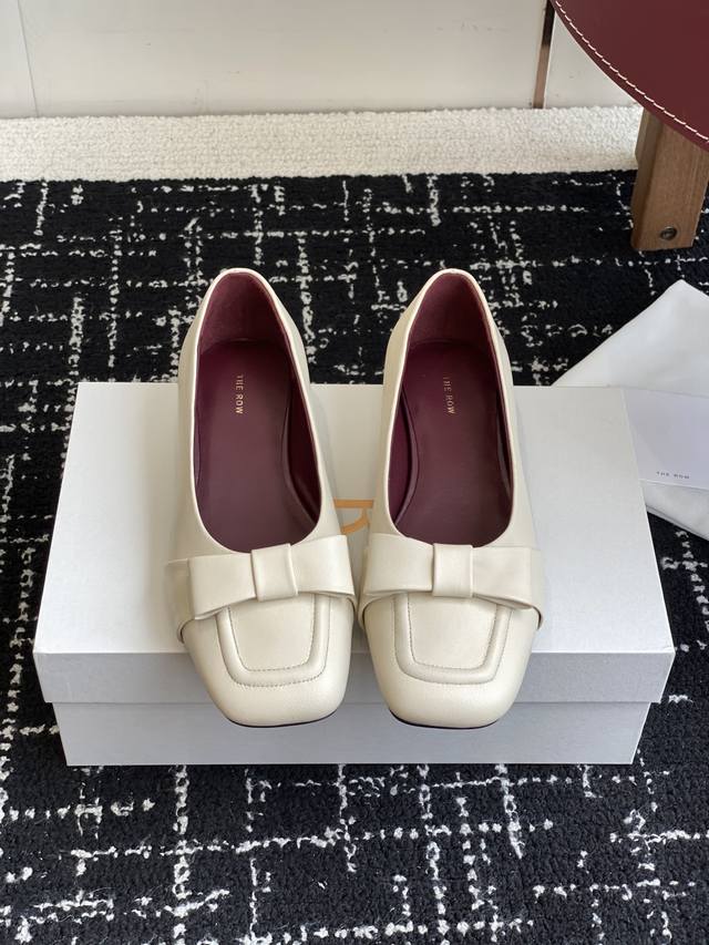 Dongguan purchasing agent-level The Row's new block-heeled bow Mary Jane shoes a