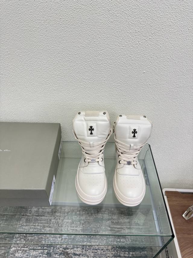 Rock Owens Chrome Hearts co-branded couple's model DDD, which uses Phlegethon as