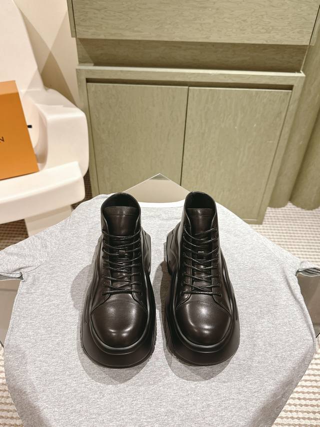 Premium thick-soled autumn and winter ankle boots 224 Louis Vuitton LV counter s
