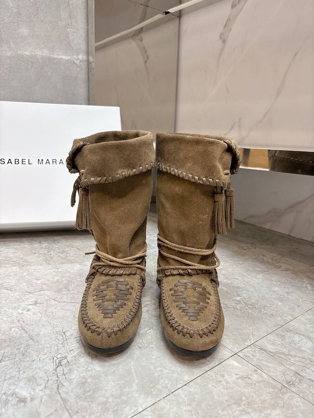 Isabelmarant's new autumn and winter 25 runway style Winki boots have a lazy Fre