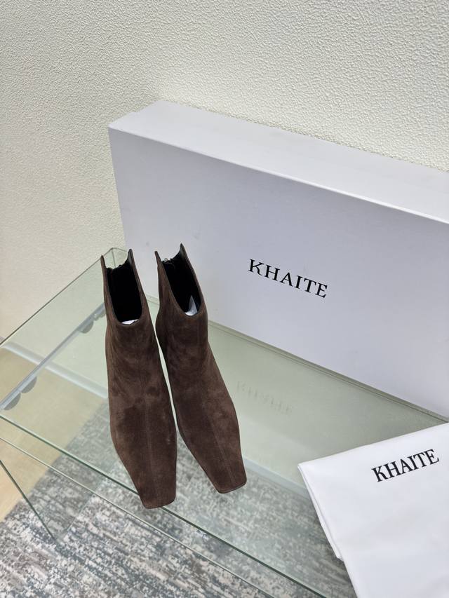 Flat-Toe Mid-Heel Boots Series Khaite Ankle Boots Calfskin Avant-garde, sharp, a