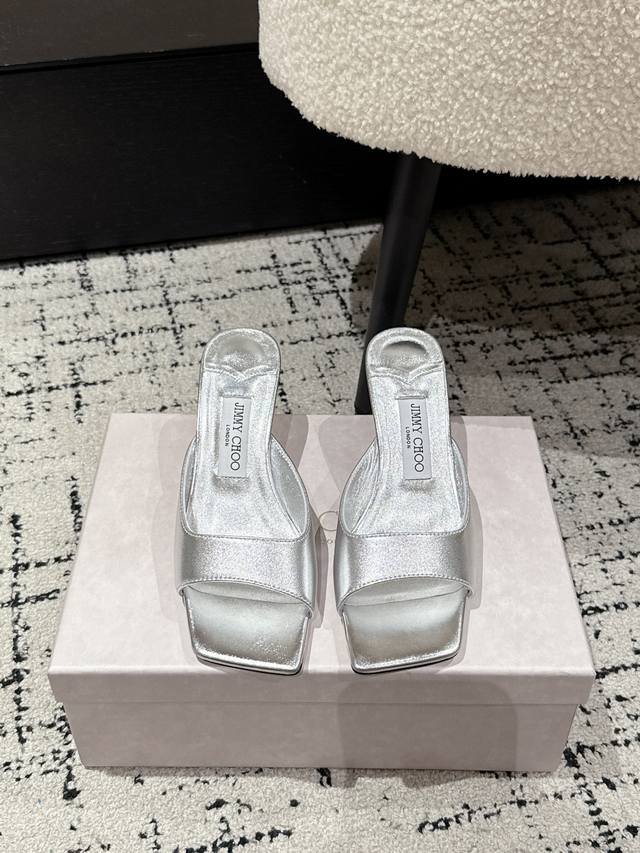 Jimmy Choo Jimmy Week 25 latest open-toe square-toed sandals synchronized counte