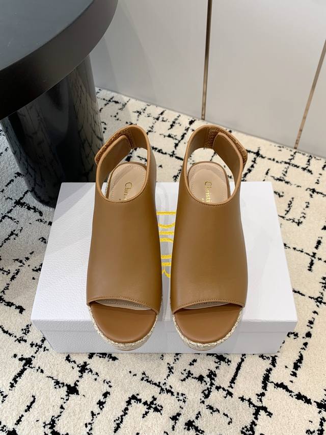 Factory delivery, Dior 25Ss new spring and summer D-Attitude wedge sandals and