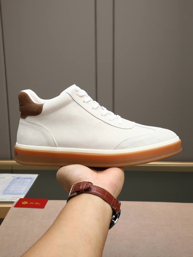 p Classic, all-leather Lor* pian* men's lace-up casual shoe, made from genuine i