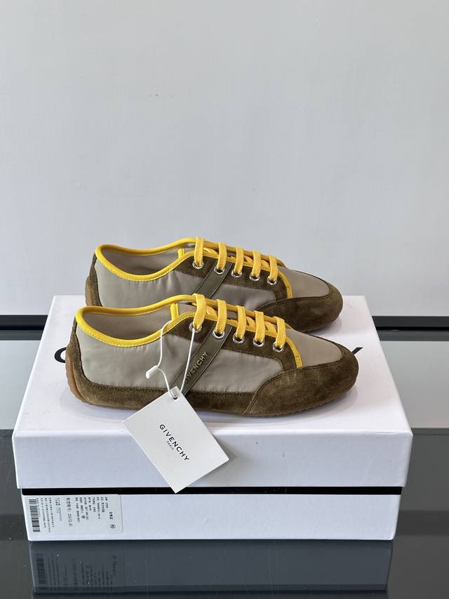 Givenchy Artistic Director Sarah Burton's first season of casual shoes reinterpr Givenchy Artistic Director Sarah Burton's first season of casual shoes reinterpr