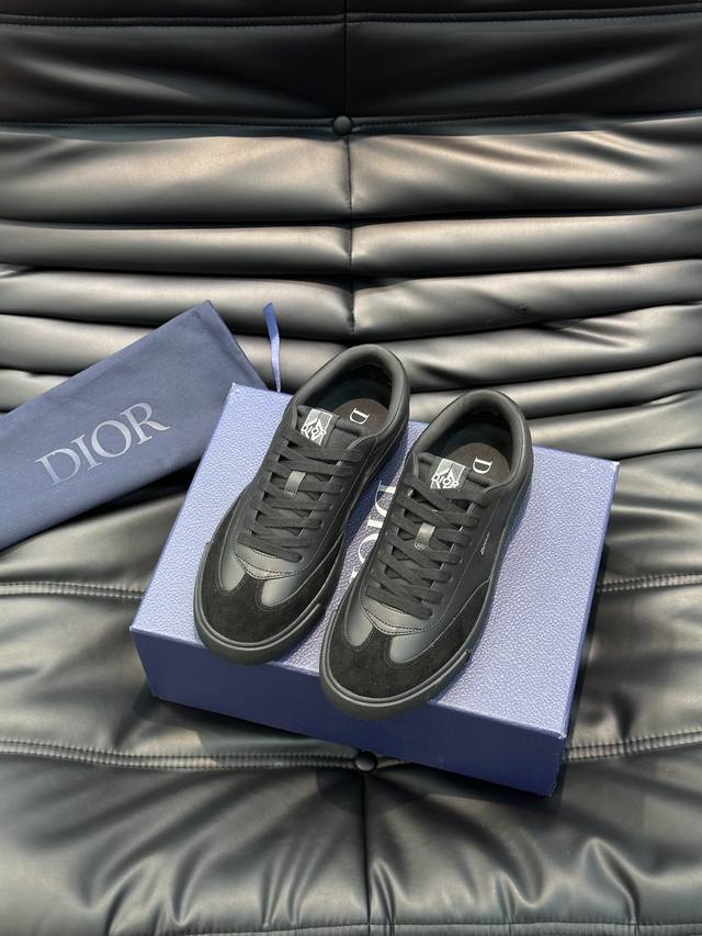 di~R low-top B101 casual sneakers are a wardrobe classic. Crafted from Dior orig