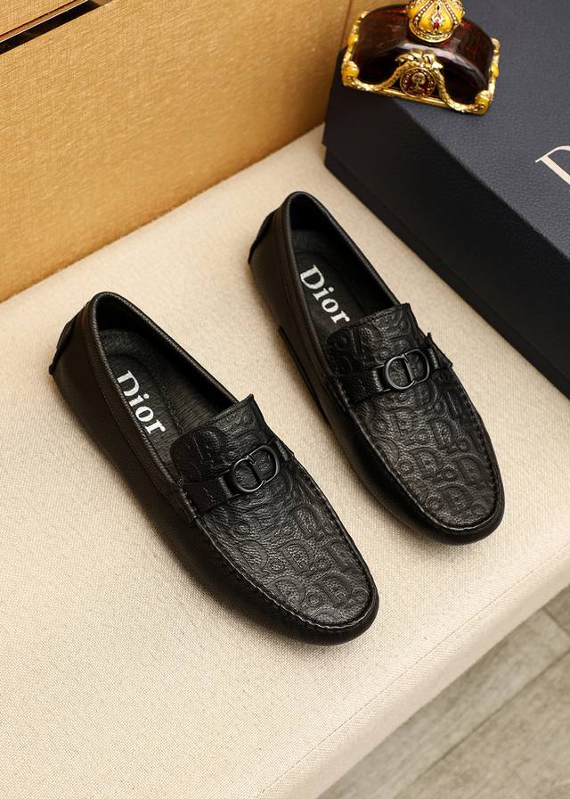 Product trademark: Dior Gommino . Standard sizes: 38-44, 45, 46, 47, and custo