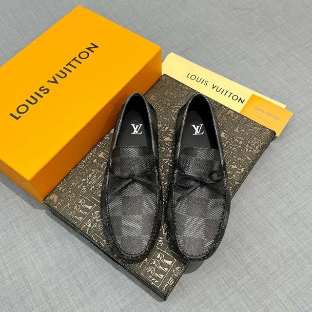 Ouis *Uitto* men's loafers, top-tier from the official website, classic checkere