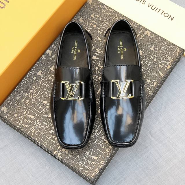 Ouis *Uitto* men's loafers, top-tier leather and black lining, original packagin