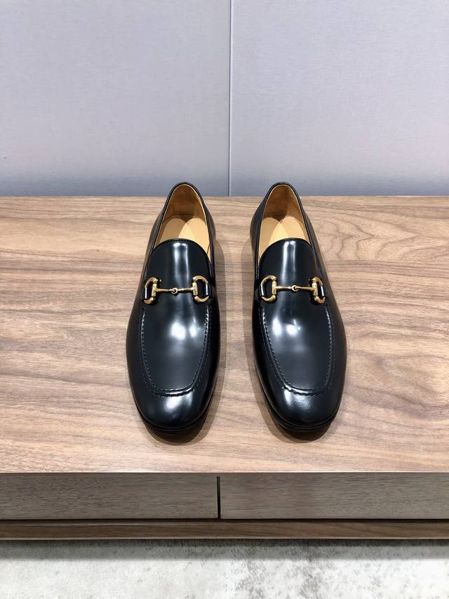 Gucci men's new horseshoe buckle leather shoes, imported cowhide upper, water-dy