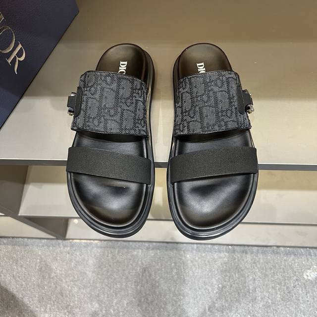 Dior men's sandals and slippers. Exuding Dior couture style, the Dior Grey suede