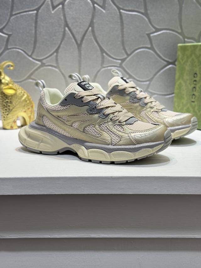 Gucci! The world's first shoe features a cowhide upper with a mesh lining for c