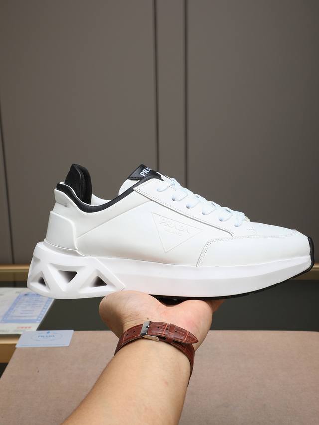p Prada men's casual shoes, made of imported cowhide upper and lambskin lining,