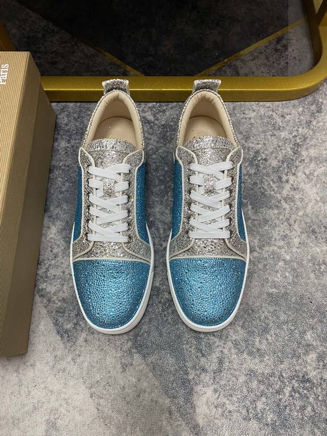 Factory price p, couple's style in stock. Christian Louboutin Cl red-soled shoe