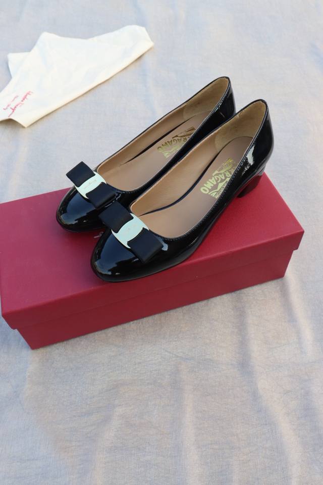 Factory price women's sports shoes original Salvatore Ferragamo Ferragamo Sf cl