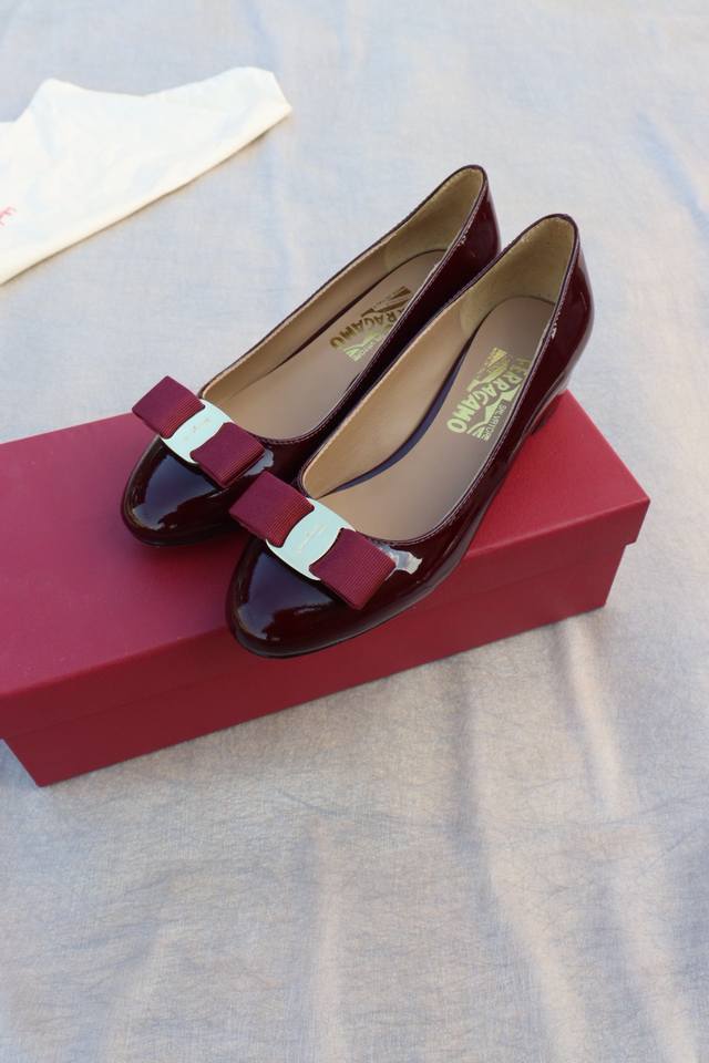 Factory price Salvatore Ferragamo Ferragamo Sf classic style, pedicure version,