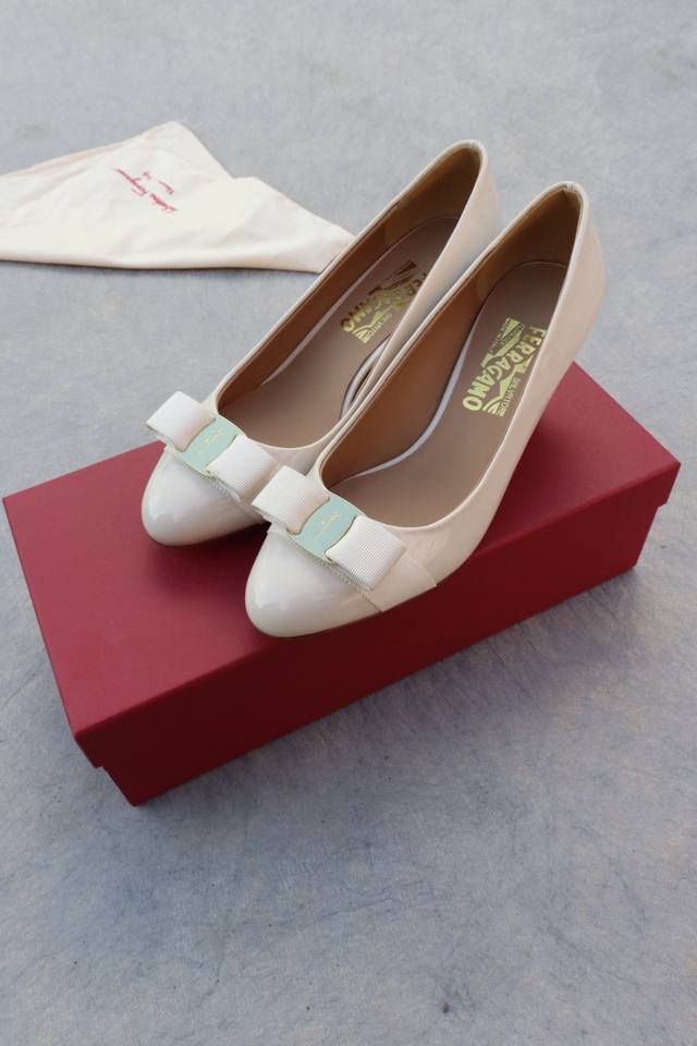 Factory price women's sports shoes original Salvatore Ferragamo Ferragamo SF cl