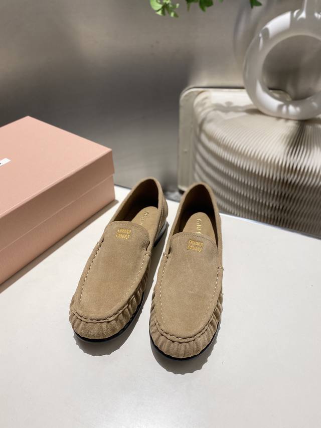 Factory price: pp. Women's sports shoes, original 2630 Autumn/Winter runway-sty