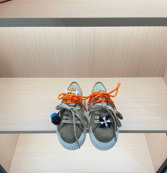 Factory p-price women's clothing and women's sports shoes original Miumiu25 aut