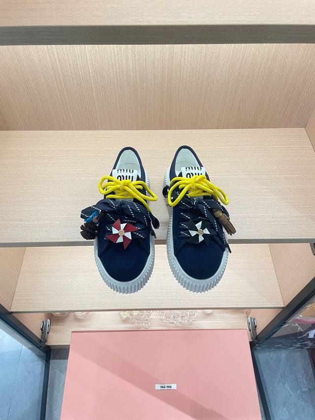 Factory price women's clothing and women's sports shoes original Miumiu 25 autu