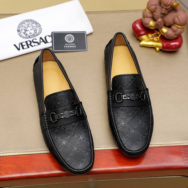 Factory price men's sports shoes original Versaec Versace new men's casual slip