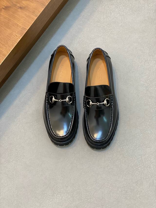 Factory Price Men's Sports Shoes, Original Brand: GUCCI Color: Original Colors