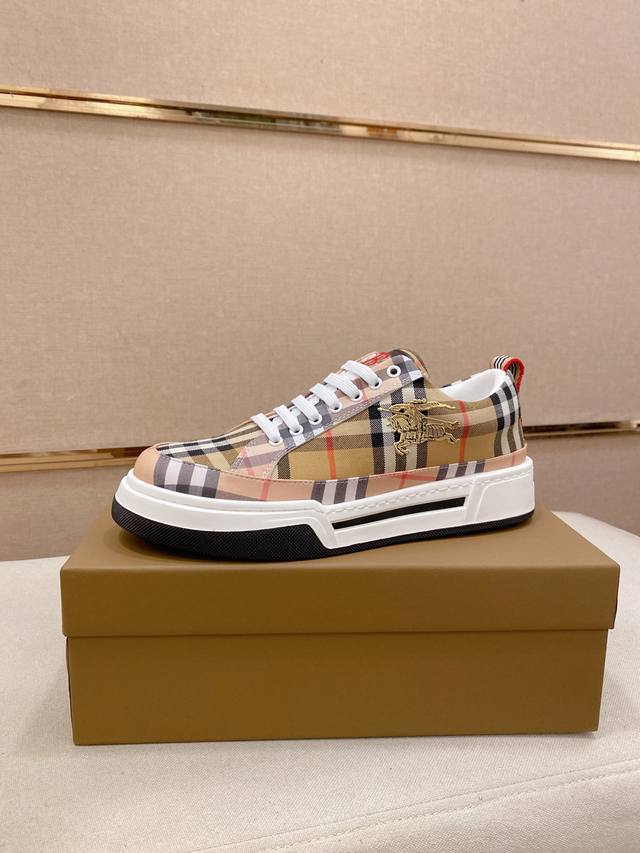 Factory-priced men's sports shoes, original counter-order, Burberry. Available