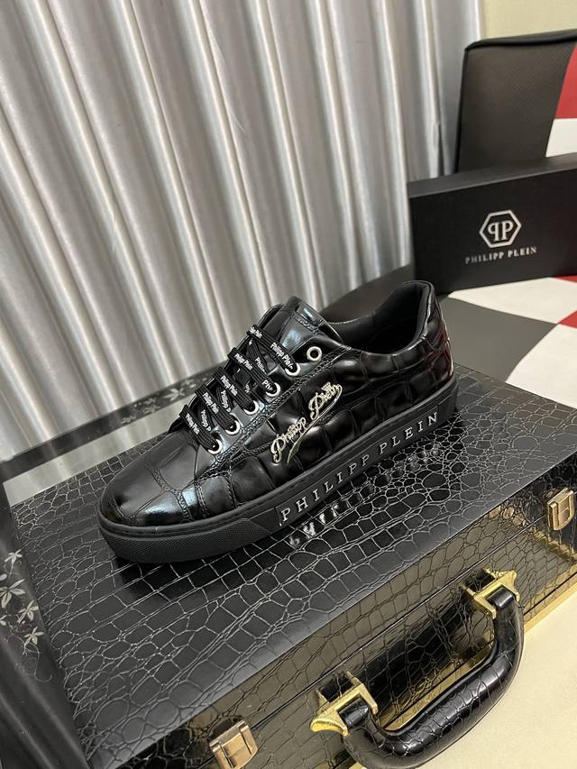 Factory Price: pp. Philips Original Quality. ~ Unique modern sneakers. A must-h