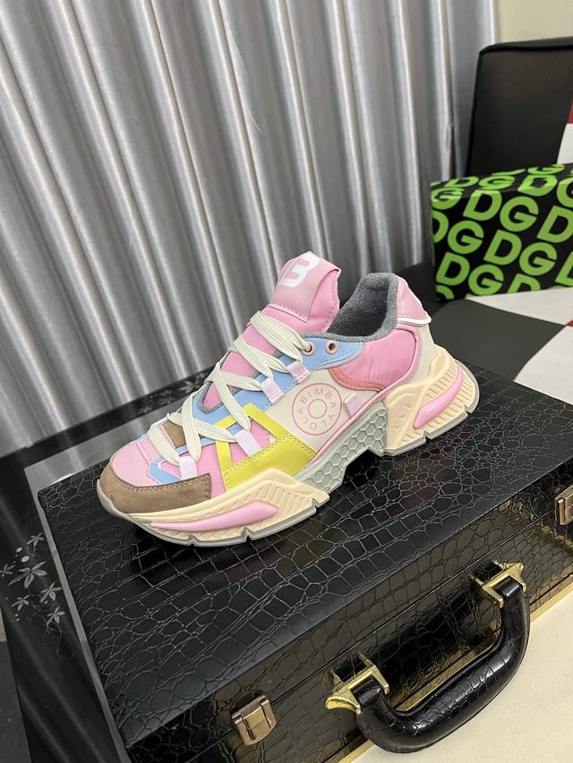 Factory Price: pp: DG's latest hit casual shoe features the brand's signature d