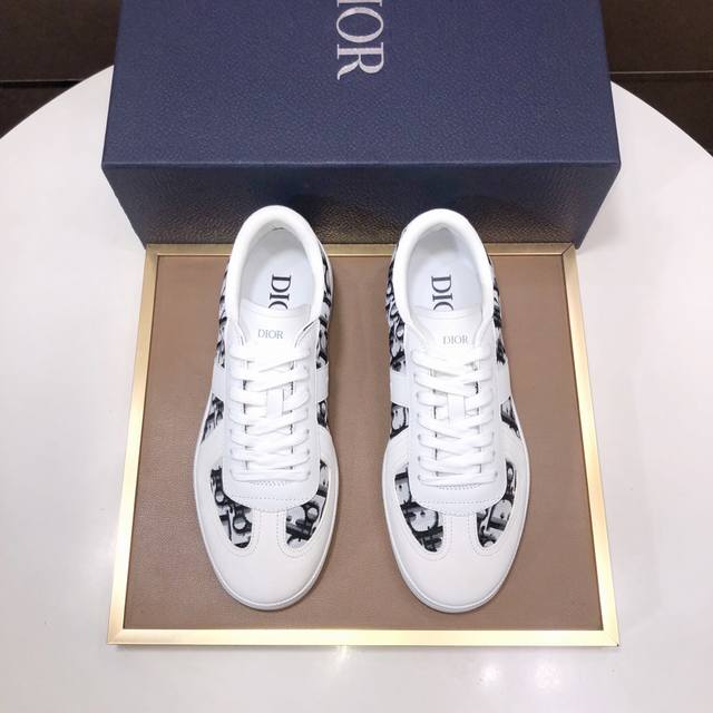 Factory Price: p Dior couple's casual shoes, featuring a sturdy texture, a whit
