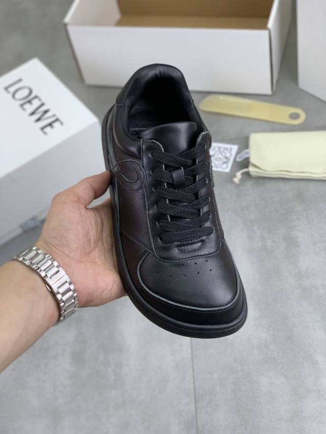 High-end version of the 2025 Loewe hit casual shoes, featuring a fresh color-bl