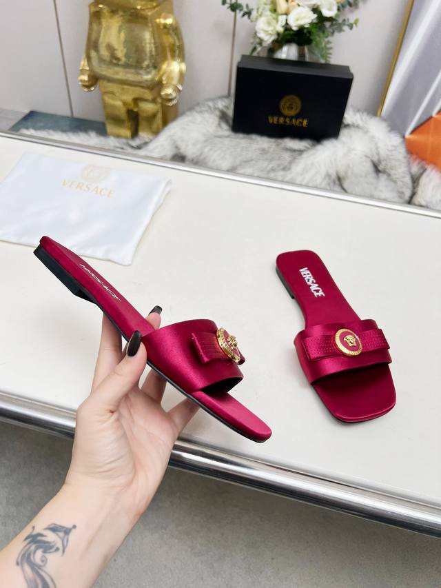 Genuine leather outsole Versace New counter style: Flat slippers series Upper: C