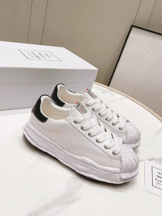 Sanyuan Kangyu Mmy's shell-toe dissolving shoes are now available for fall. The