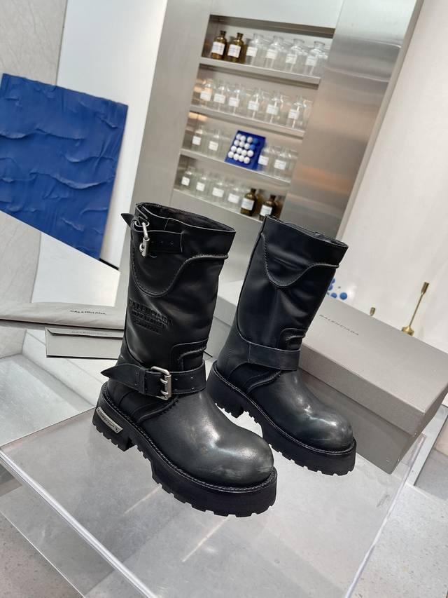 12-inch 25 new autumn/winter Balenc**A Parisian 25Fw Venom high boots with a mot