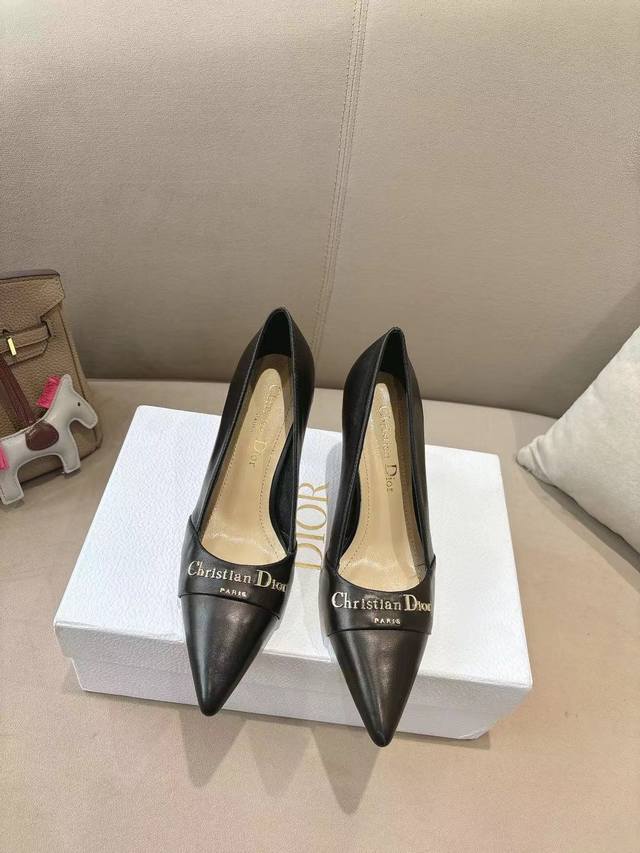 Dior 2025 Spring/Summer New Arrivals: Stamped Logo Single Shoes, Sandals, and Hi