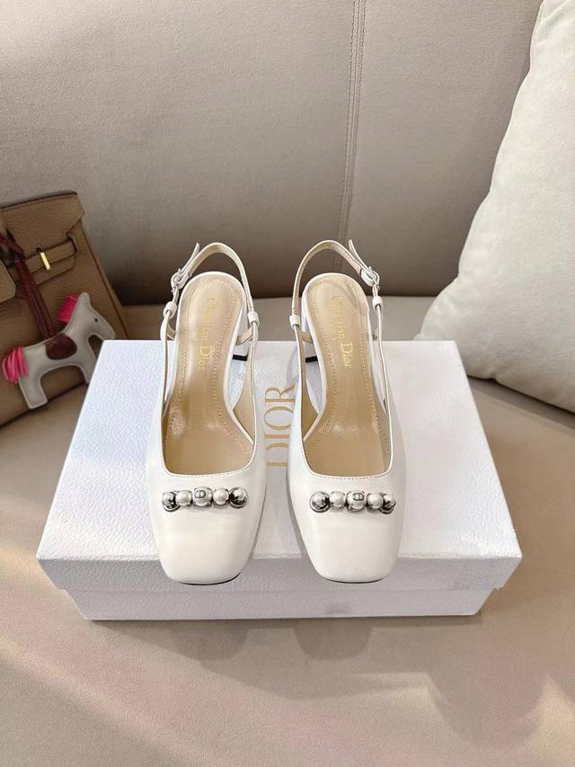 D's SS25 Miss Dior exquisite Mary Jane new arrivals with small square toes for a