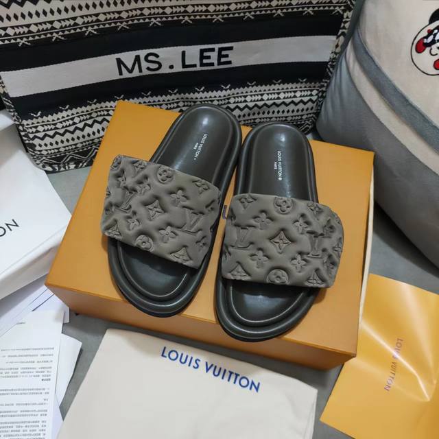 Factory price pp: New products in early spring Louis Vuitton popular couple embo