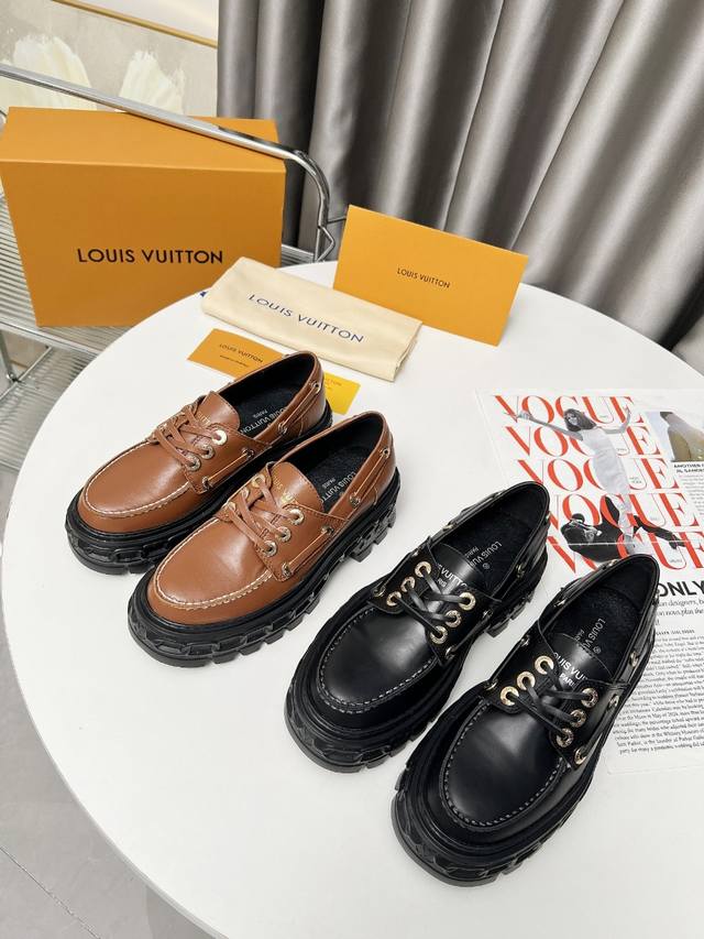 Factory Price p Moon_Gh ankle boots made a striking appearance at the Louis Vui