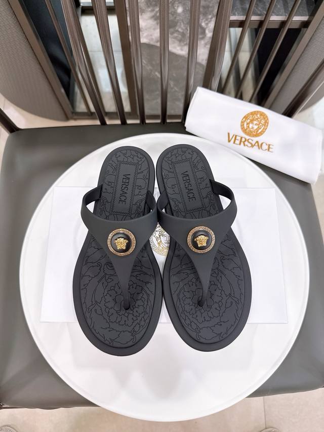 Size: 36-42 Single size single moldExclusive Versace classic summer flip-flops,