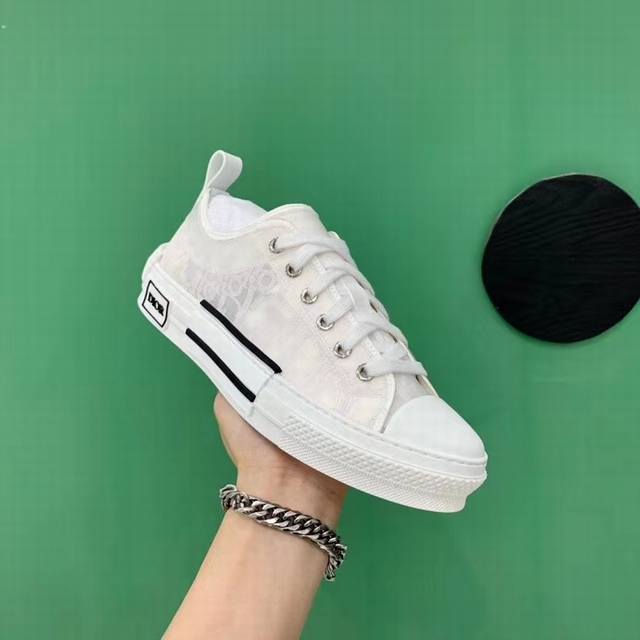 Men's and Women's Dior premium couple's pair. Upper: Made from custom-made, orig