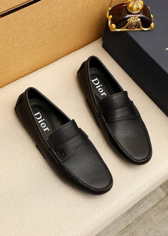 Product trademark: Dior Gommino . Standard sizes: 38-44, 45, 46, 47, and custo