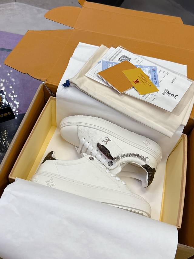 Factory price: Louis Vuitton 25Ss new monogram chain sneakers, white sneakers, s