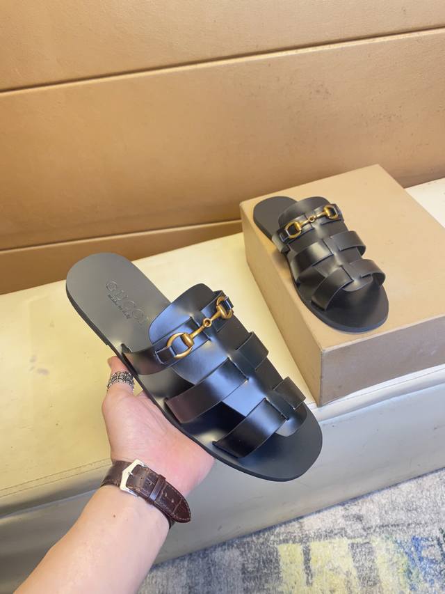 p Gucci Spring/Summer Men's Slippers. As a dynamic force in the fashion world, G