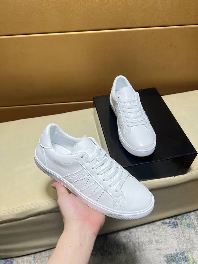 p Dg~Dolce & Gabbana's top purchasing agent for men will be available at the Hon