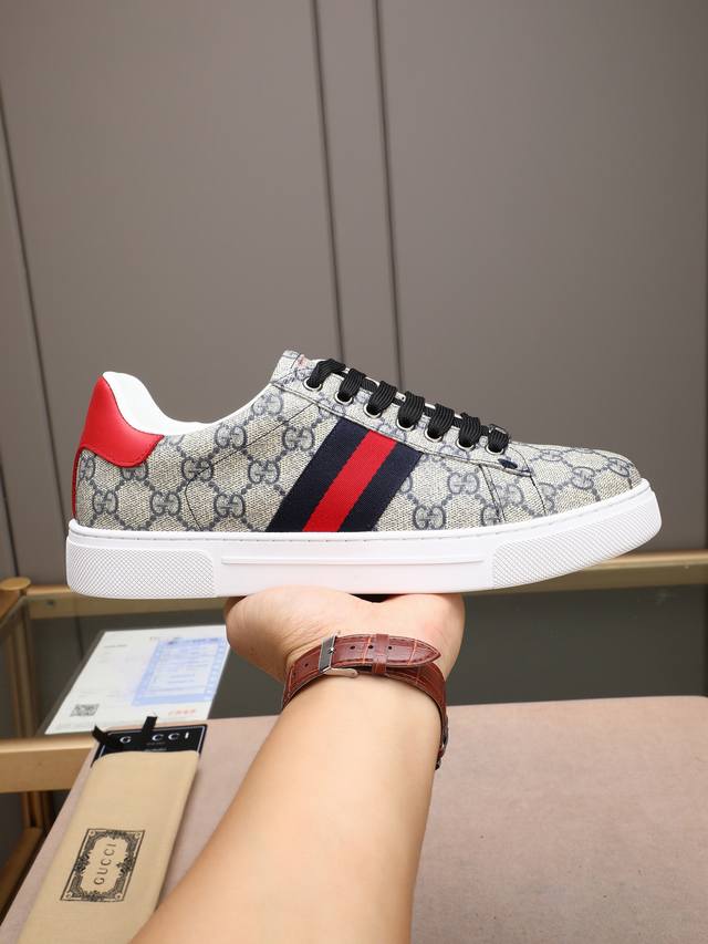 p Running version of the Guggi white shoes series! Made of imported leather, Guc