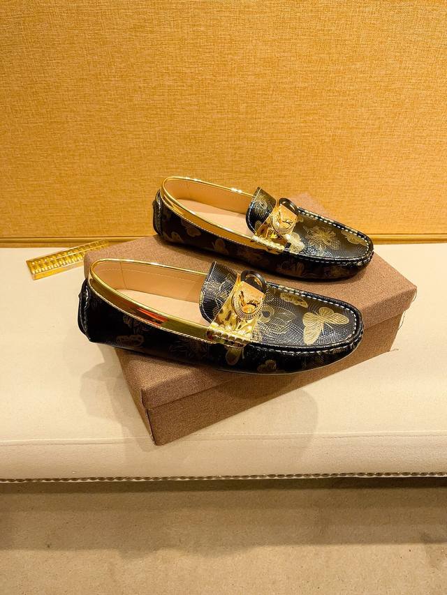 Factory price: New Versace men's loafers, original quality, 1:1 synced top-grai Factory price: New Versace men's loafers, original quality, 1:1 synced top-grai